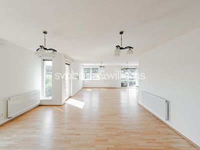 Pronájem rodinného domu 289 m², pozemek 869 m²