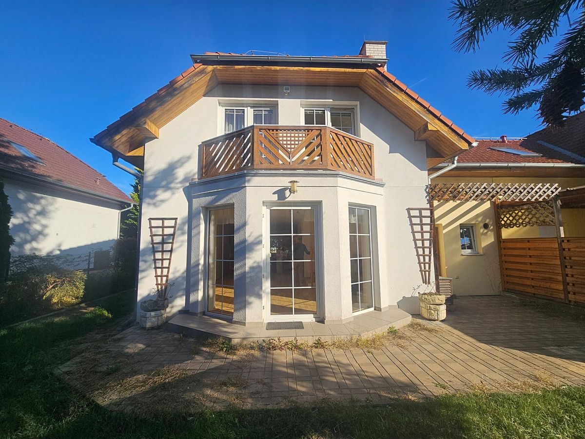 Pronájem rodinného domu 130 m², pozemek 567 m² – fotografie 2