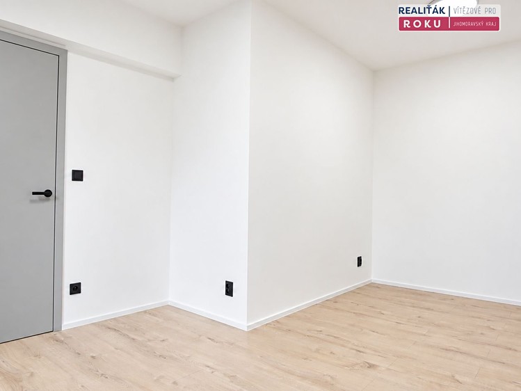 Pronájem bytu 3+kk, 56 m² (13 z 17)