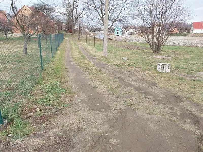 Prodej pozemku 720 m², Česká Ves – náhled fotky 1