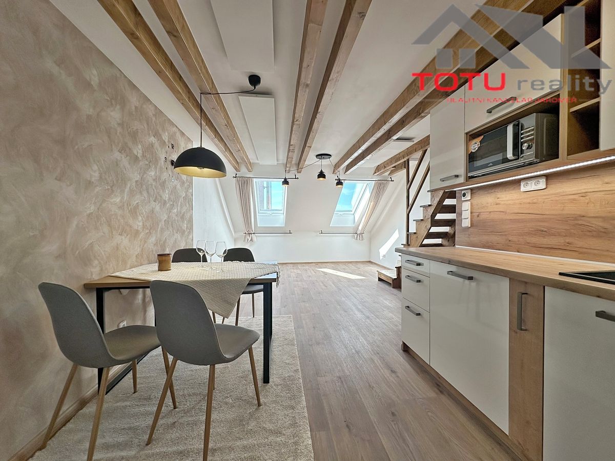 Pronájem bytu 3+kk 66 m²