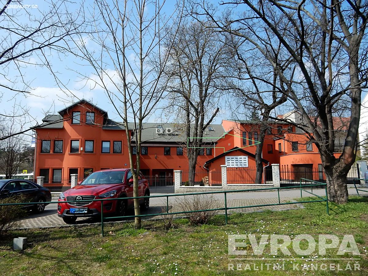 Pronájem kanceláře 110 m² – fotografie 4