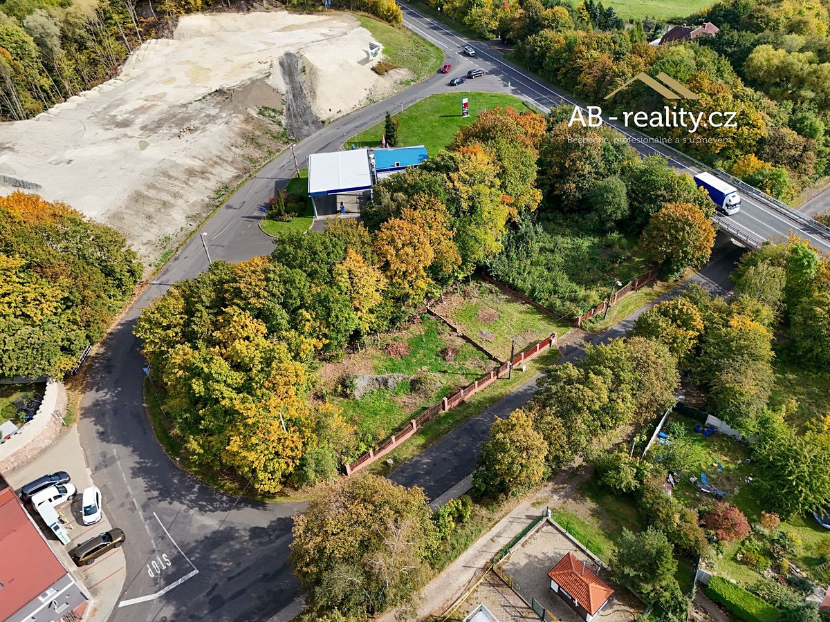 Prodej stavebního pozemku 1305 m² – fotografie 4