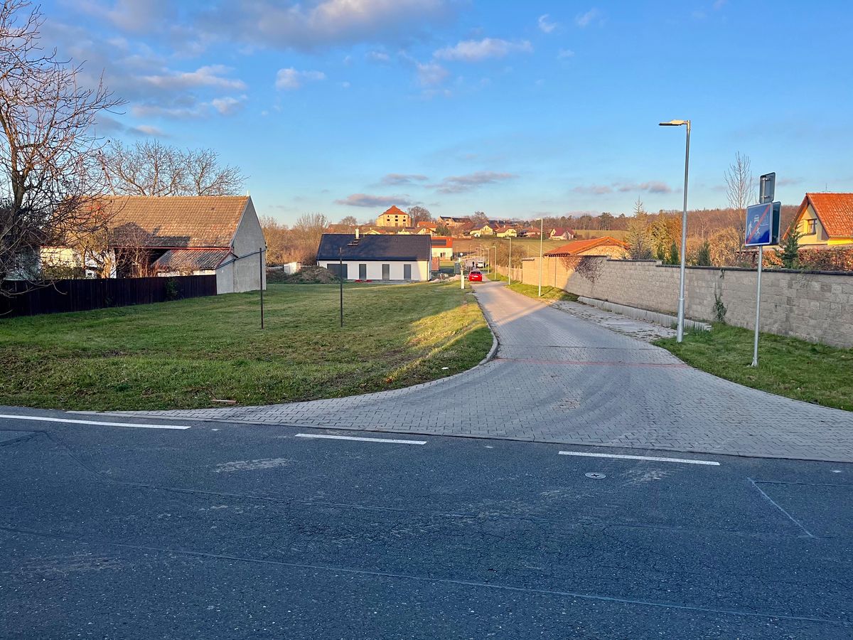 Prodej stavebního pozemku 800 m²