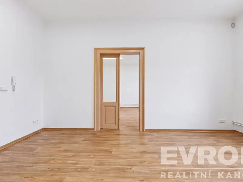 Pronájem kanceláře 150 m², Rokycany – náhled fotky 2