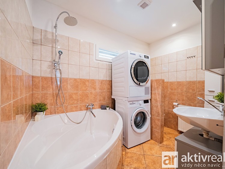 Prodej domu, 257 m² (7 z 27)