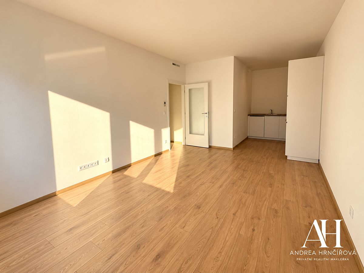 Pronájem bytu 2+kk 49 m² – fotografie 2