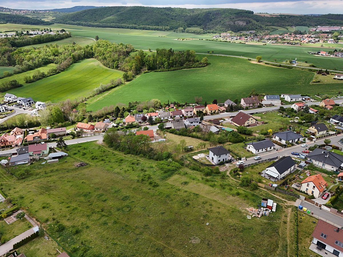 Prodej stavebního pozemku 4224 m² – fotografie 5