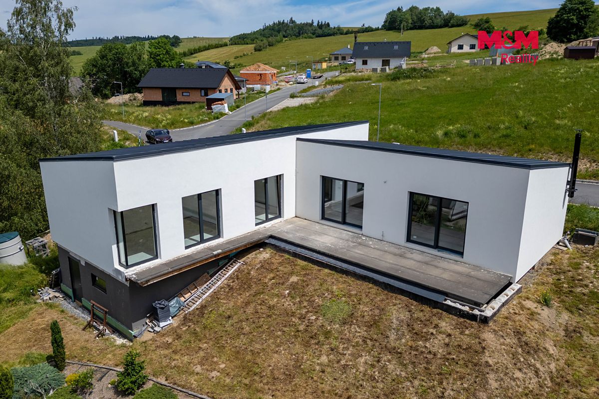 Prodej rodinného domu 160 m², pozemek 1495 m² – fotografie 3