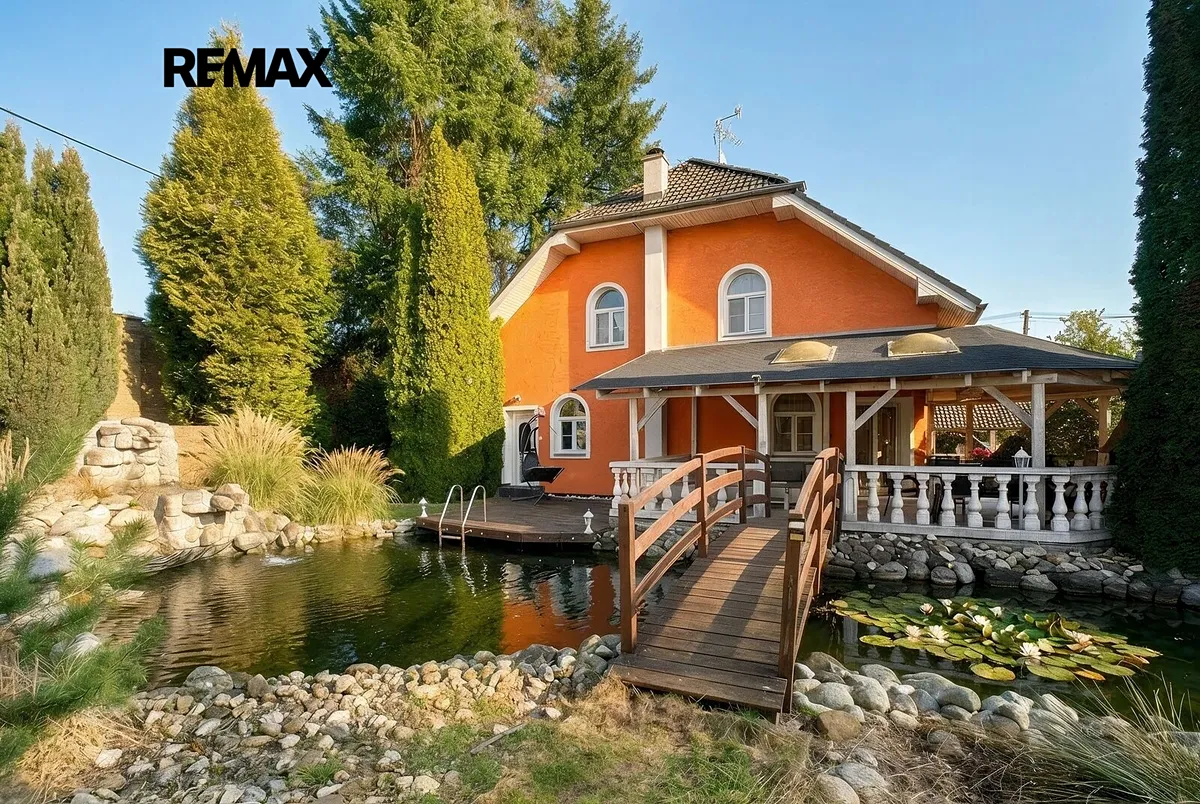 Prodej rodinného domu 213 m², pozemek 1506 m²