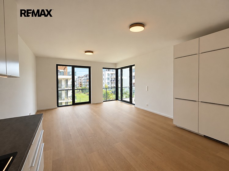 Pronájem bytu 3+kk, 80 m² (4 z 23)