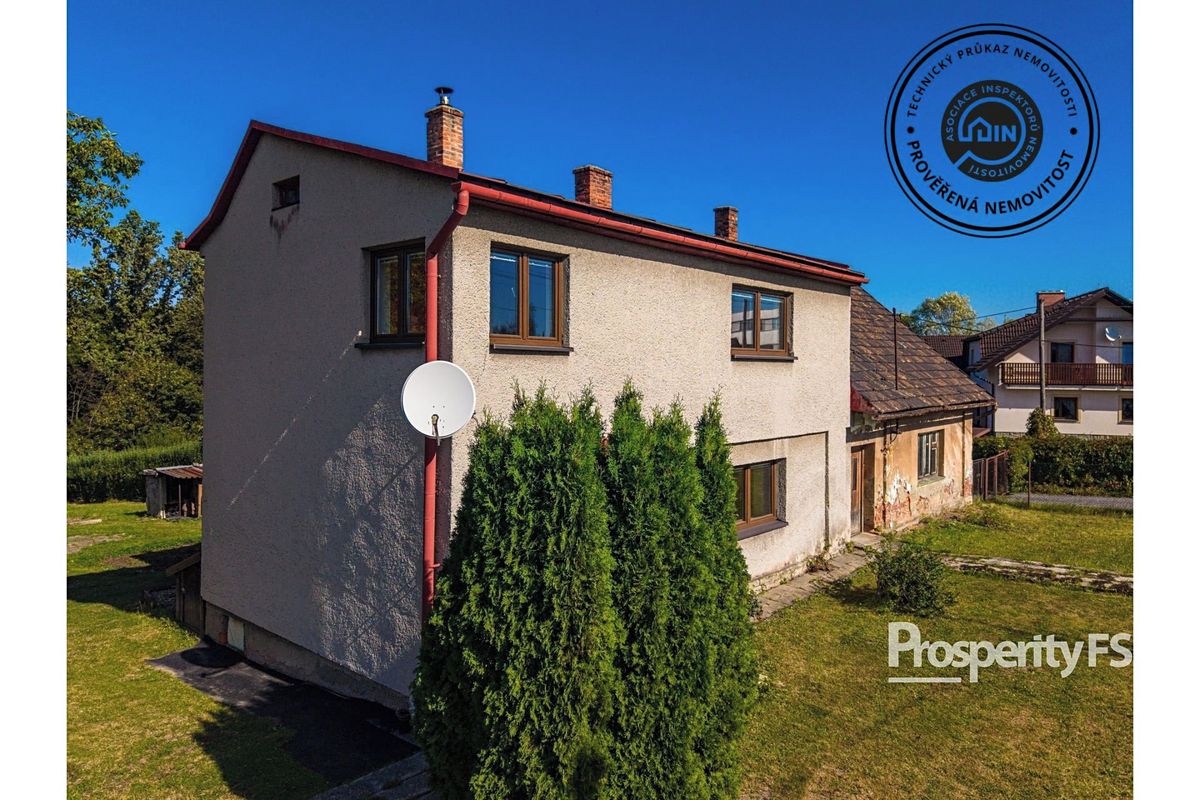 Prodej rodinného domu 180 m², pozemek 3422 m²