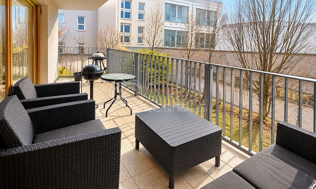 Pronájem bytu 2+kk 57 m² – fotografie 2