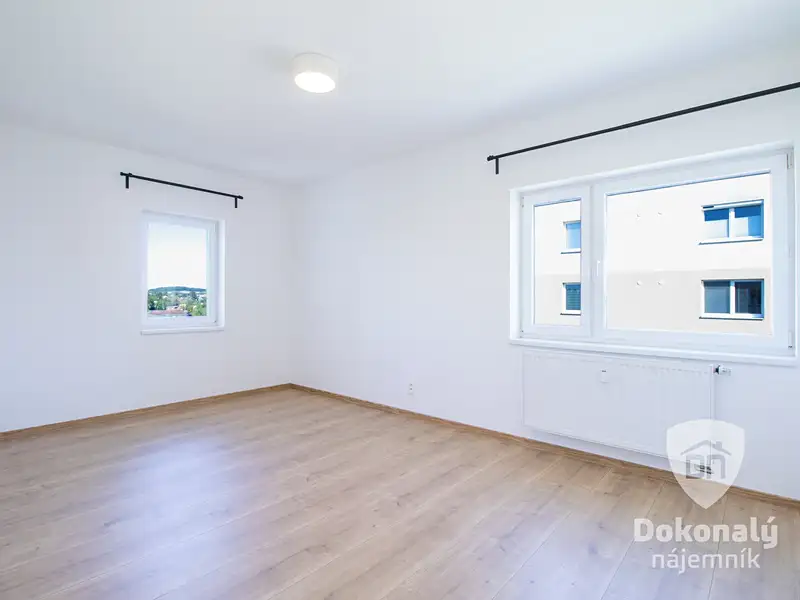 Pronájem bytu 2+kk 53 m², Milovice – náhled fotky 3