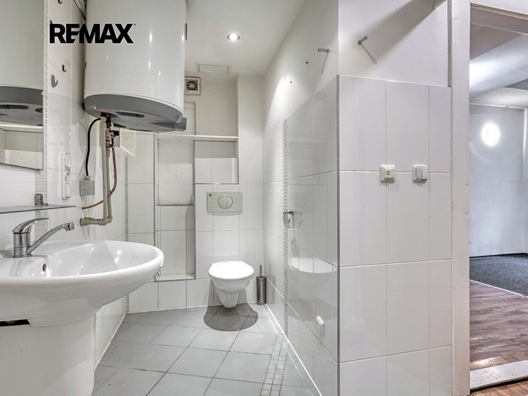 Gewerbefläche zum Kauf, 57 m² (13 von 21)