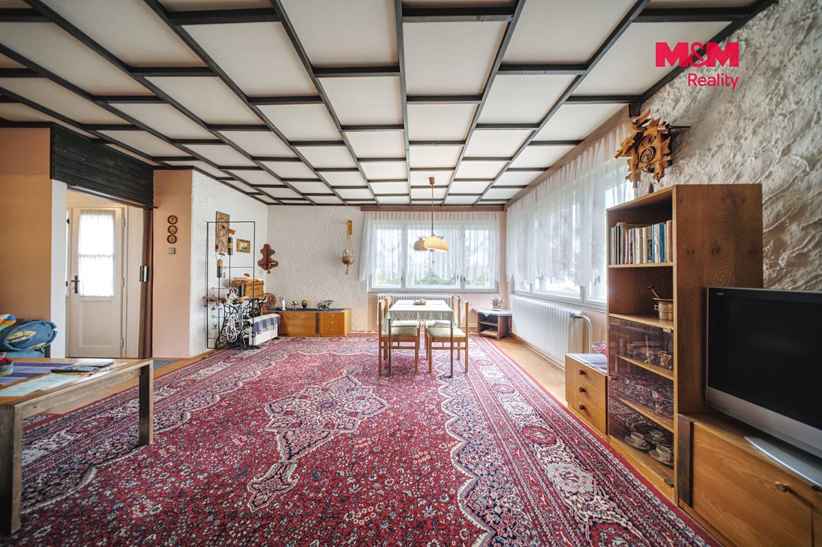 Prodej rodinného domu 150 m², pozemek 1051 m² – fotografie 3