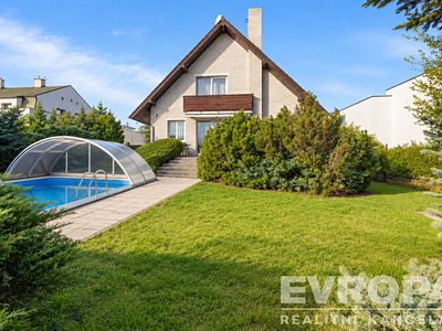 Prodej rodinného domu 342 m², pozemek 769 m²