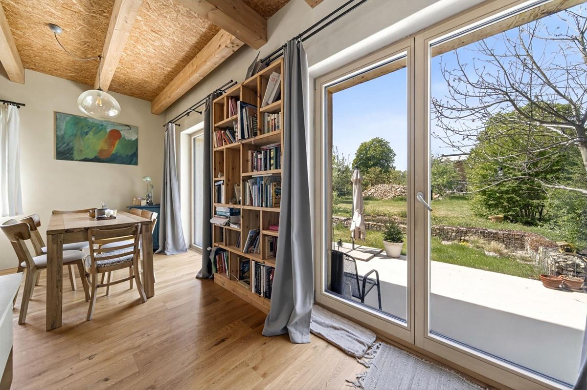 Prodej rodinného domu 120 m², pozemek 848 m² – fotografie 2