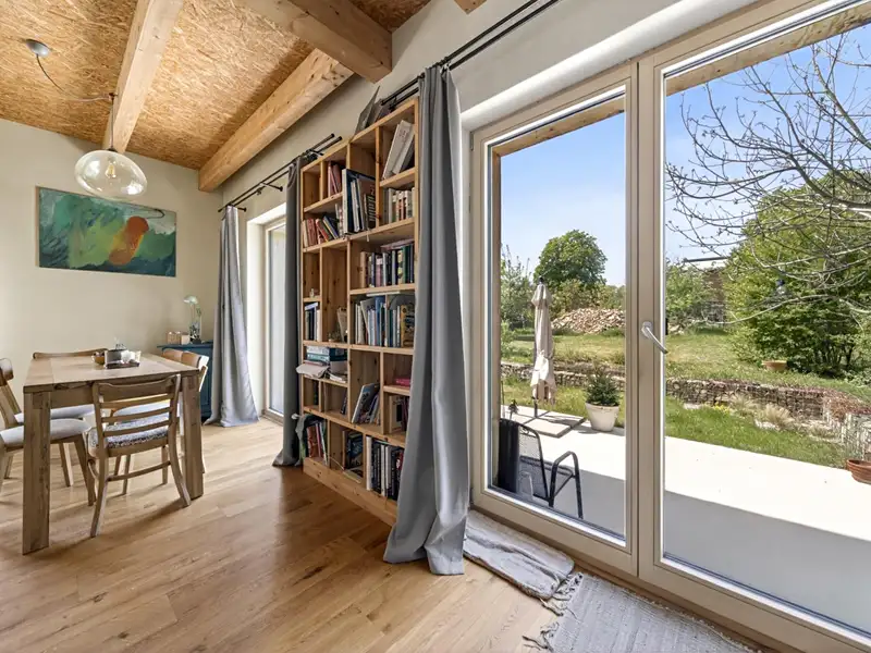 Prodej rodinného domu 120 m², pozemek 848 m², Svinaře – náhled fotky 2