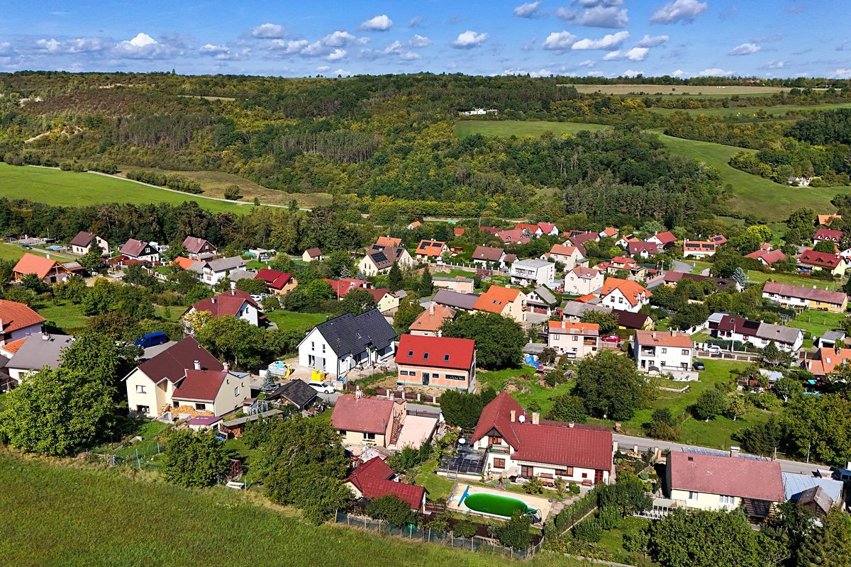 Prodej rodinného domu 125 m², pozemek 441 m² – fotografie 2