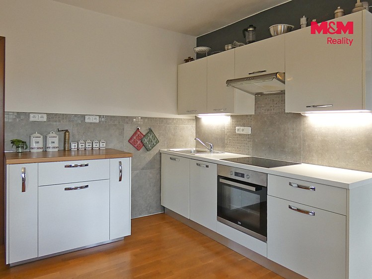 Haus zum Kauf, 254 m² (2 von 22)
