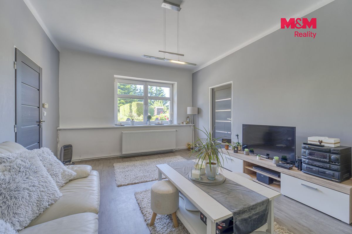 Prodej rodinného domu 160 m², pozemek 1340 m² – fotografie 3