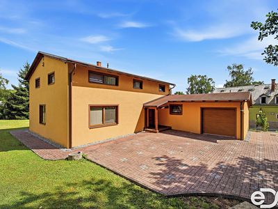 Prodej rodinného domu 300 m², pozemek 1492 m²