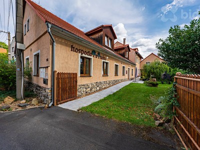 Prodej komerčního prostoru, 1 015 m² (2 z 33)