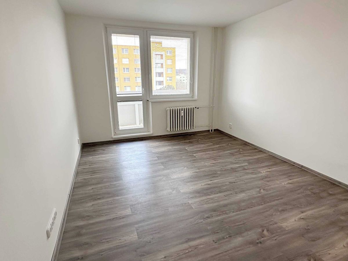 Pronájem bytu 1+kk 30 m² – fotografie 3