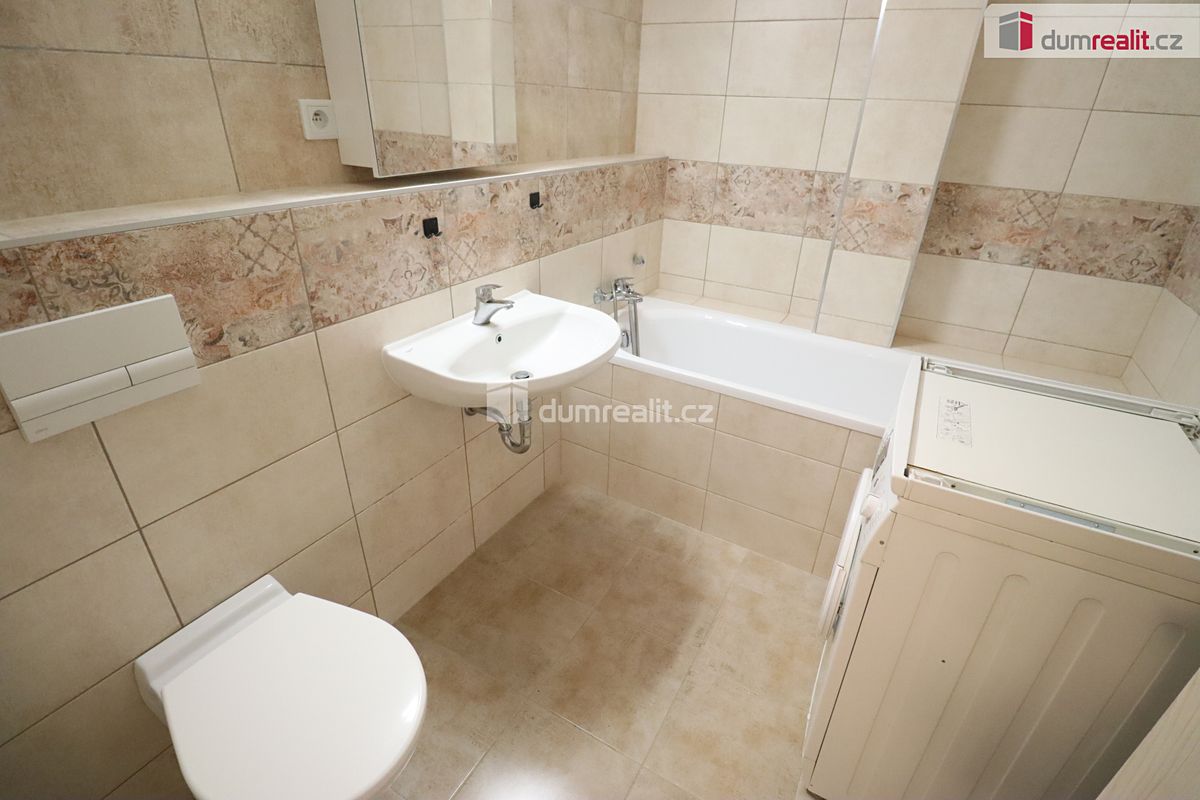 Pronájem bytu 2+kk 39 m² – fotografie 3