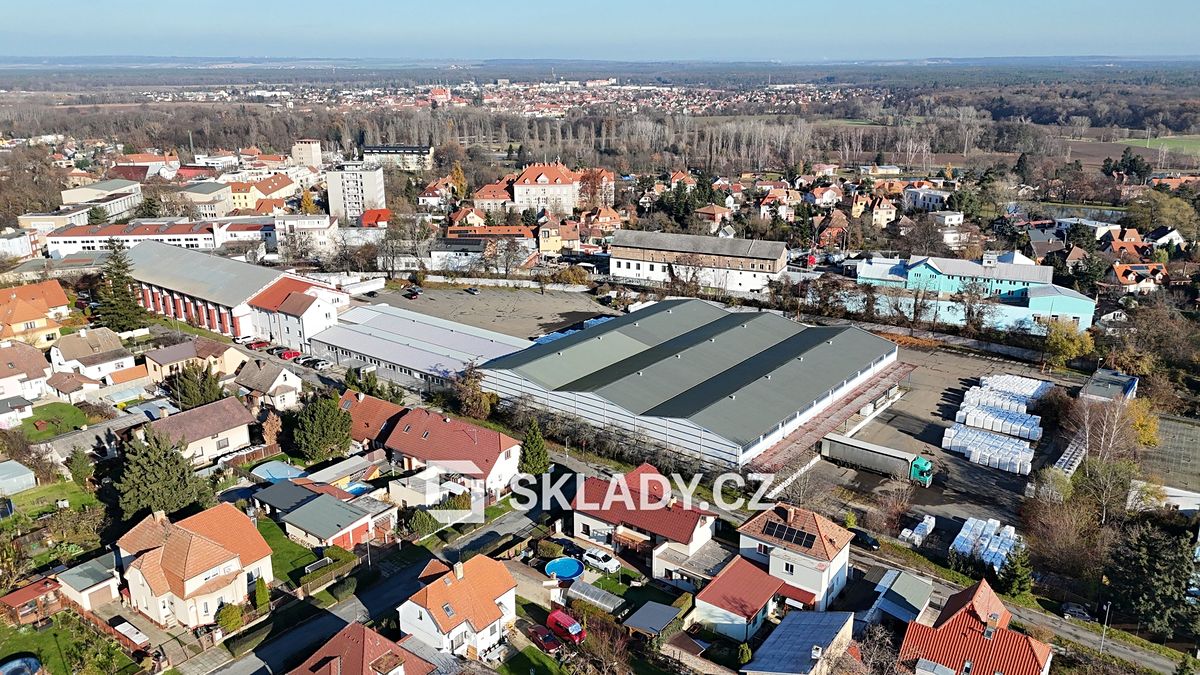 Pronájem skladového prostoru 1099 m²