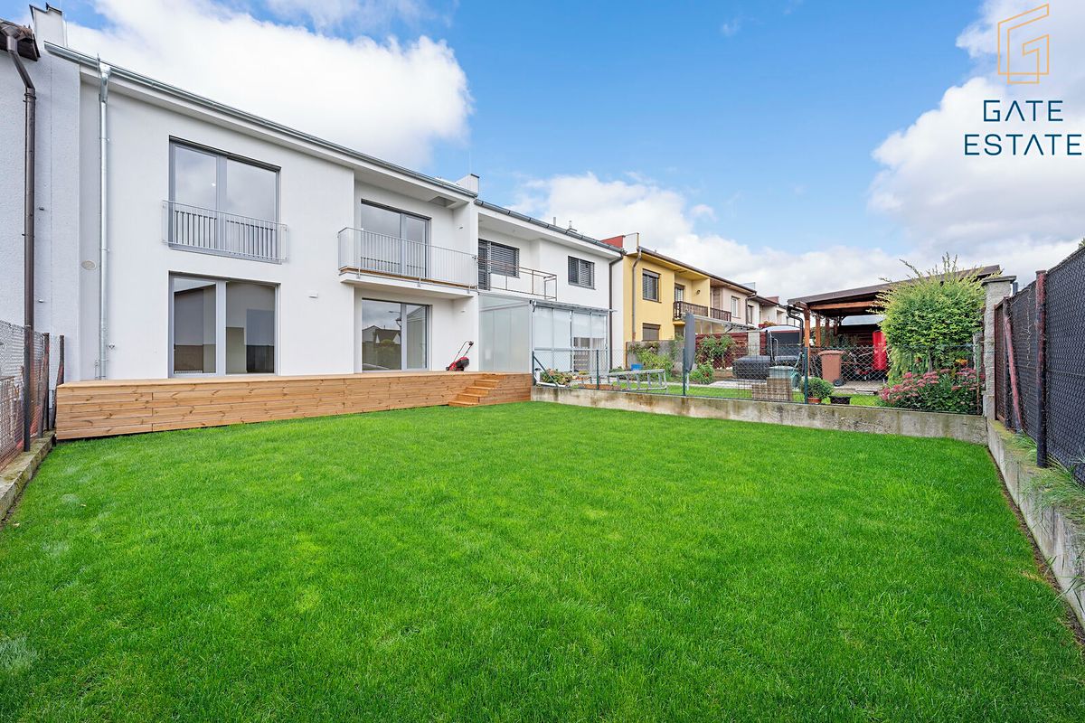 Prodej rodinného domu 217 m², pozemek 270 m² – fotografie 3