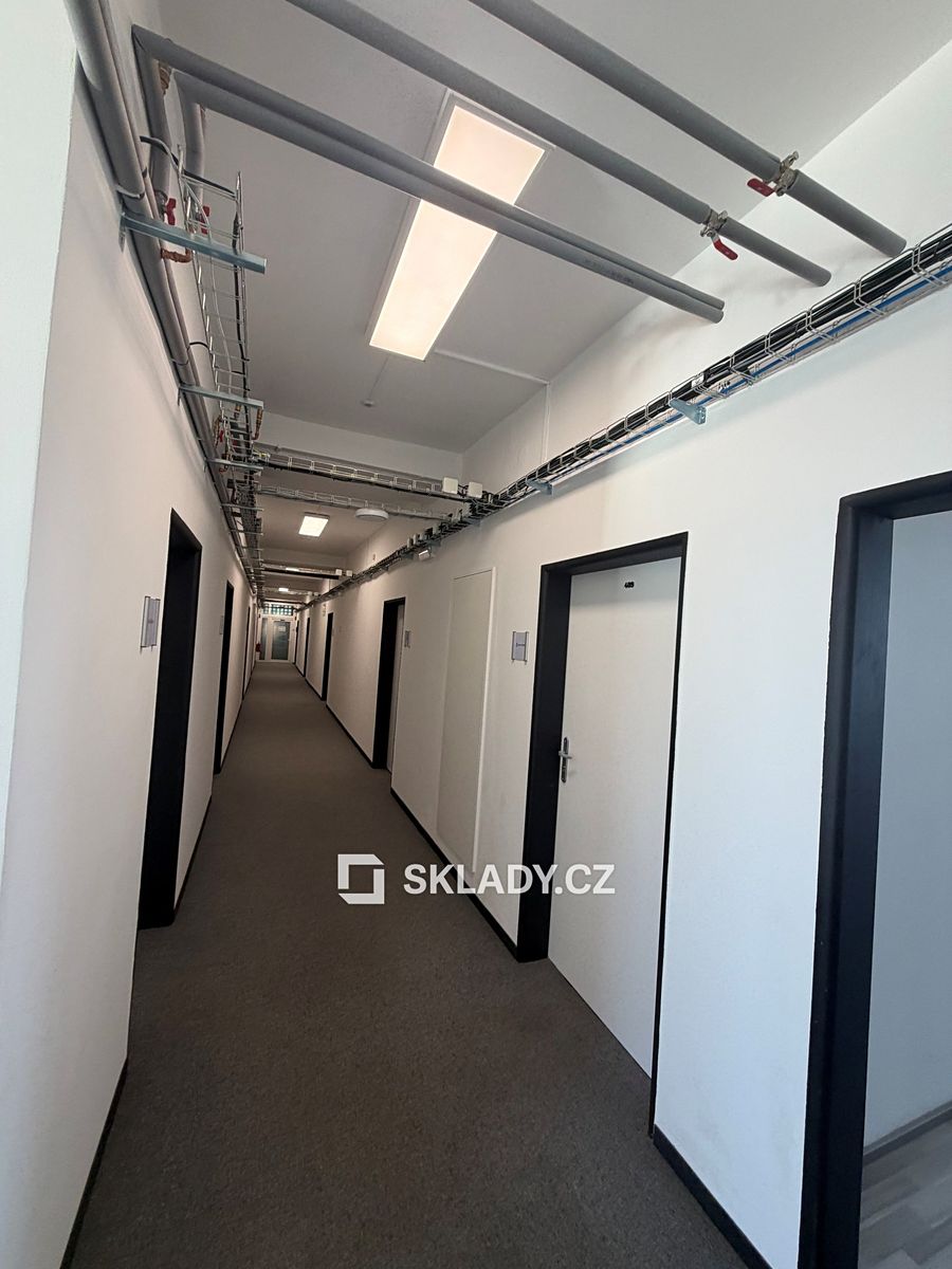 Pronájem kanceláře 450 m² – fotografie 2