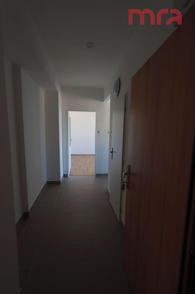 Pronájem bytu 1+1 36 m² – fotografie 2