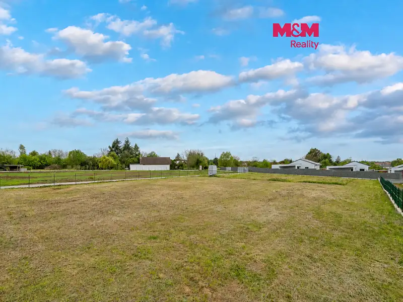 Prodej stavebního pozemku 1205 m², Choltice – náhled fotky 1