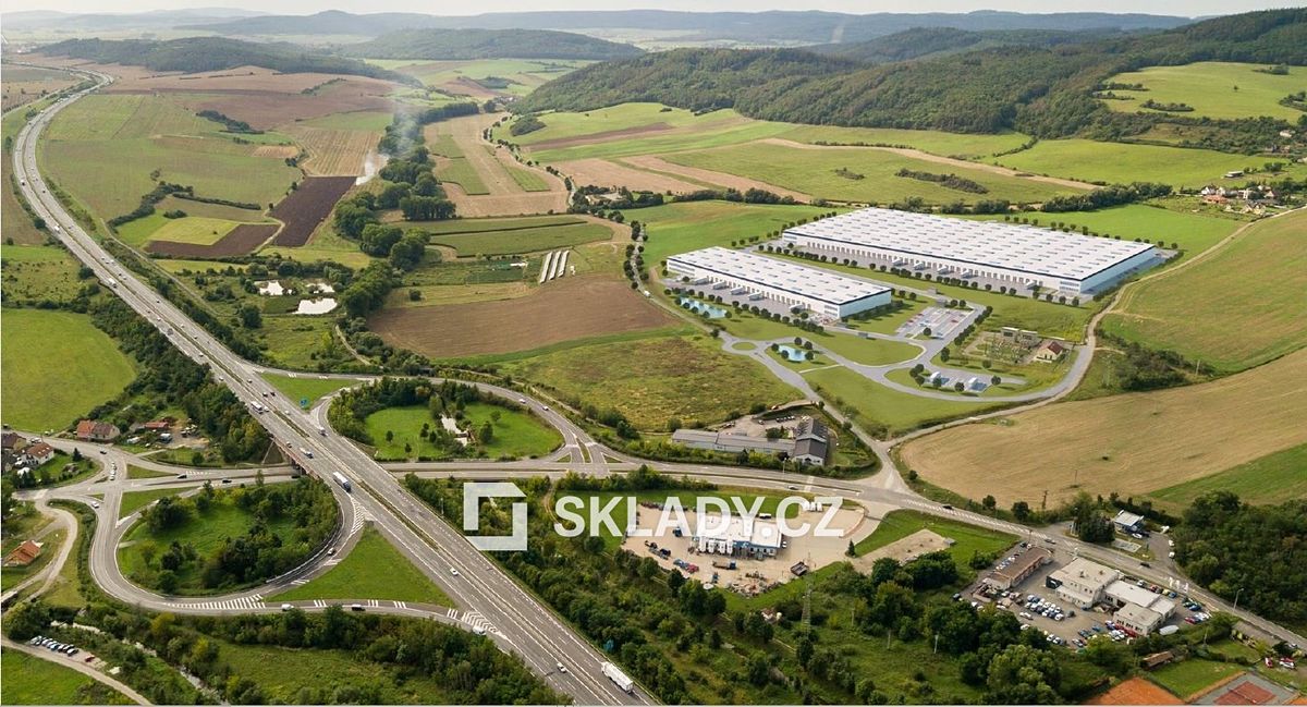 Pronájem skladového prostoru 2592 m²
