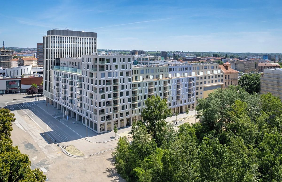 Pronájem garážového stání 13 m² – fotografie 3