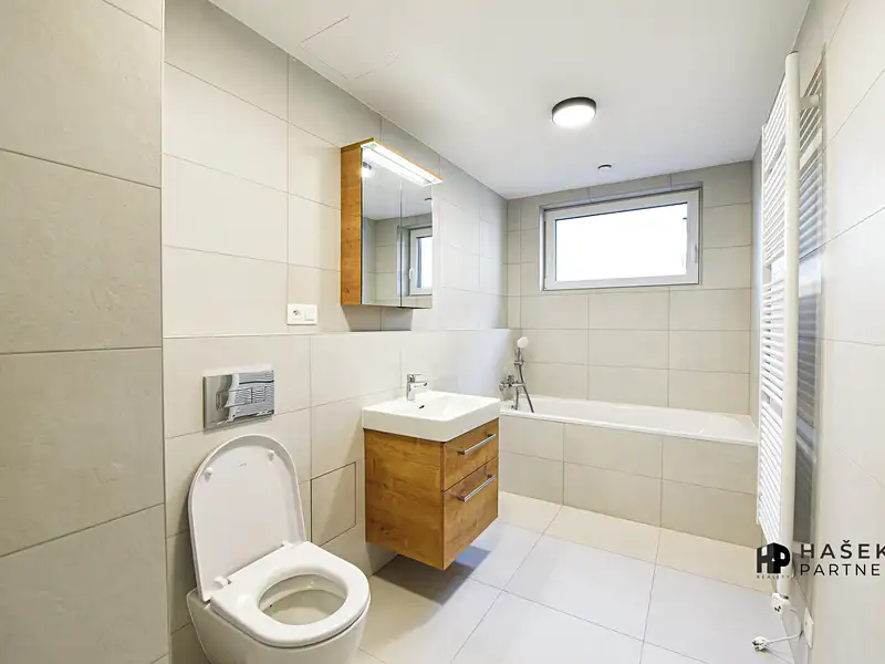 Pronájem bytu 2+kk 69 m², Praha – náhled fotky 3