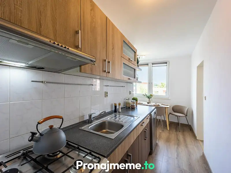 Pronájem bytu 3+1 56 m², Znojmo – náhled fotky 3