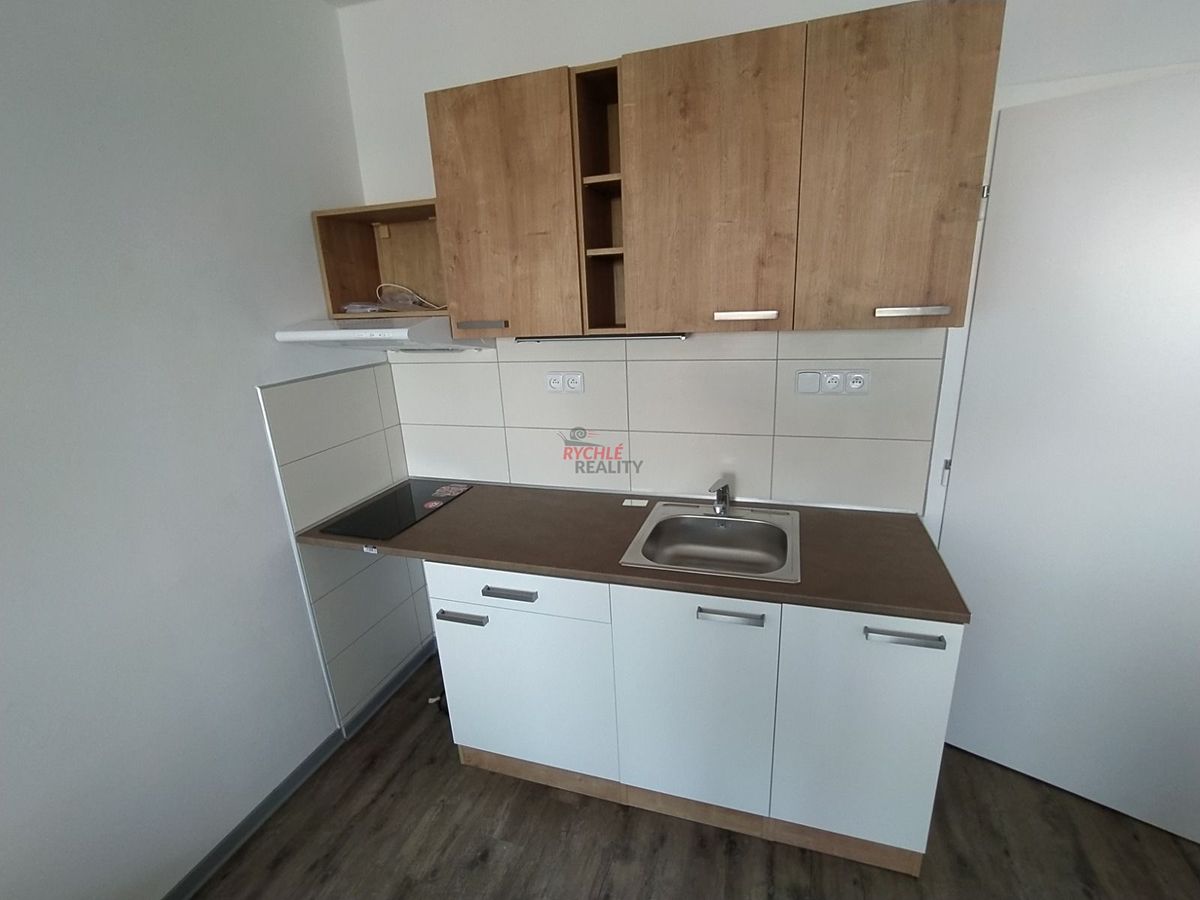 Pronájem bytu 1+kk 28 m² – fotografie 2