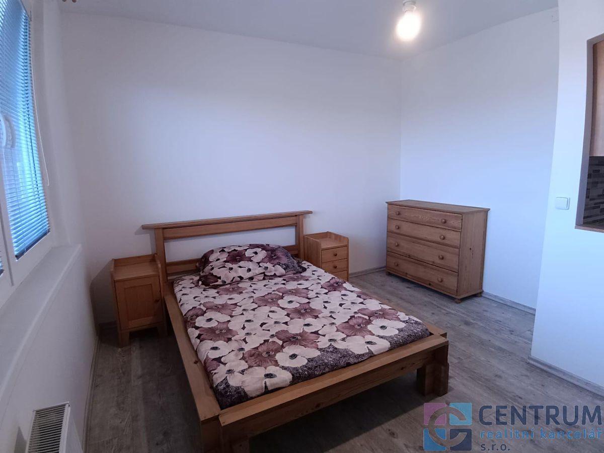 Pronájem bytu 1+kk 28 m² – fotografie 4
