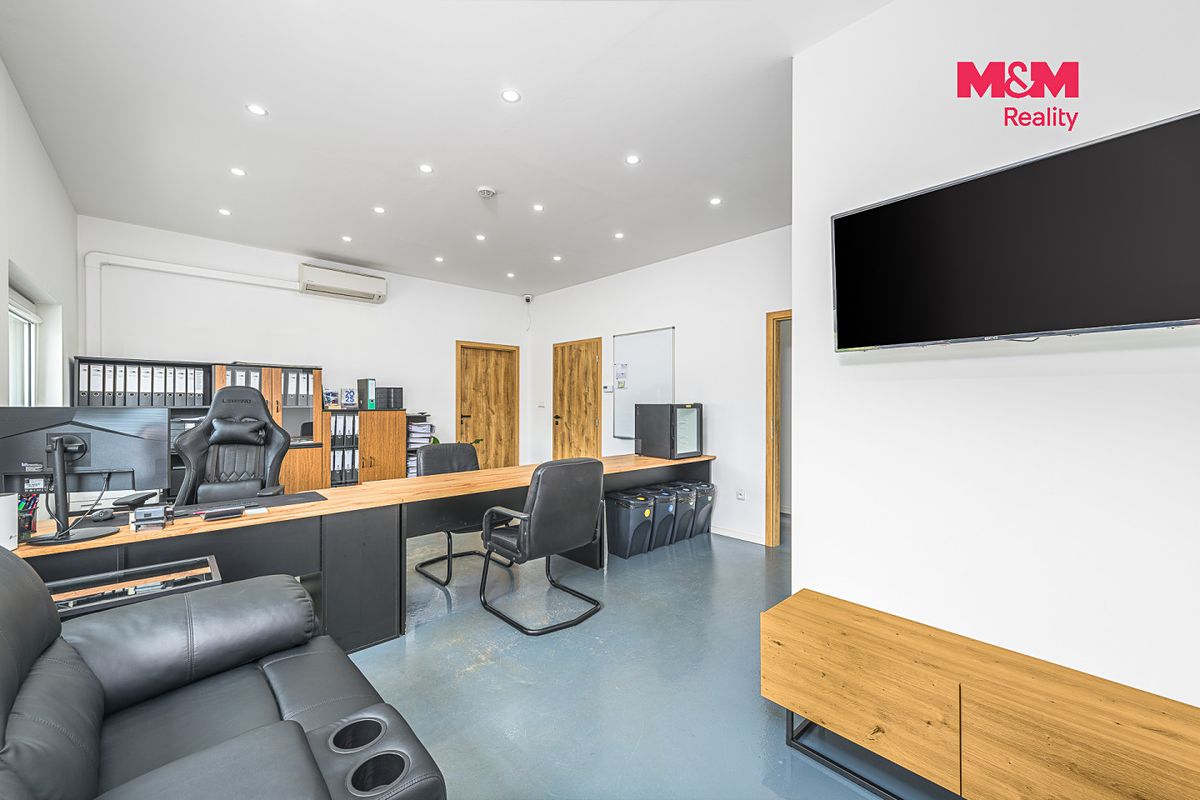 Prodej obchodního prostoru 270 m² – fotografie 2