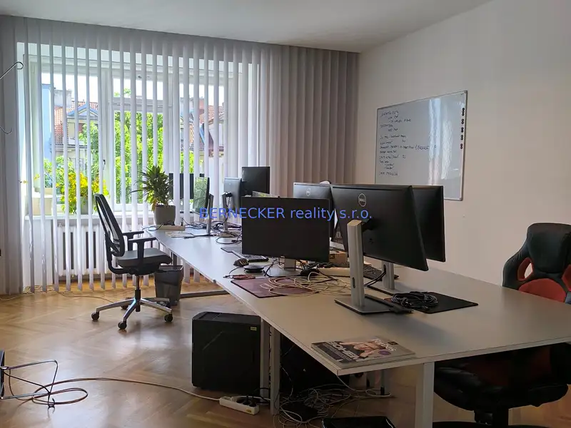 Pronájem kanceláře 105 m², Hradec Králové – náhled fotky 3