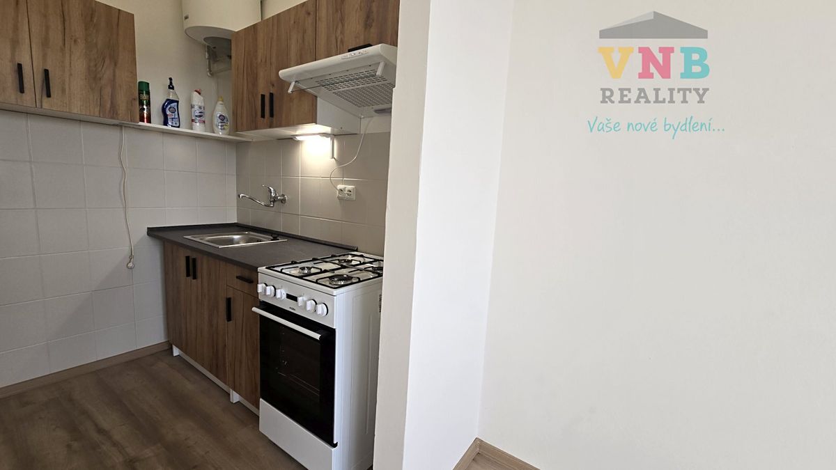 Pronájem bytu 1+kk 28 m² – fotografie 2