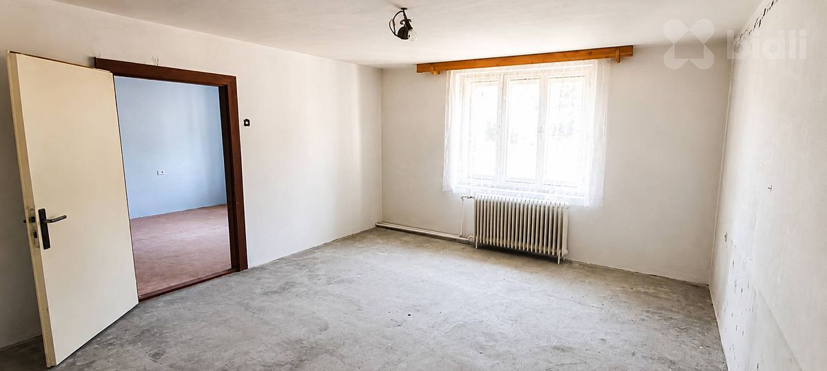 Prodej rodinného domu 270 m², pozemek 658 m² – fotografie 5