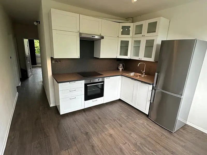 Pronájem bytu 3+1 64 m², Oselce – náhled fotky 1