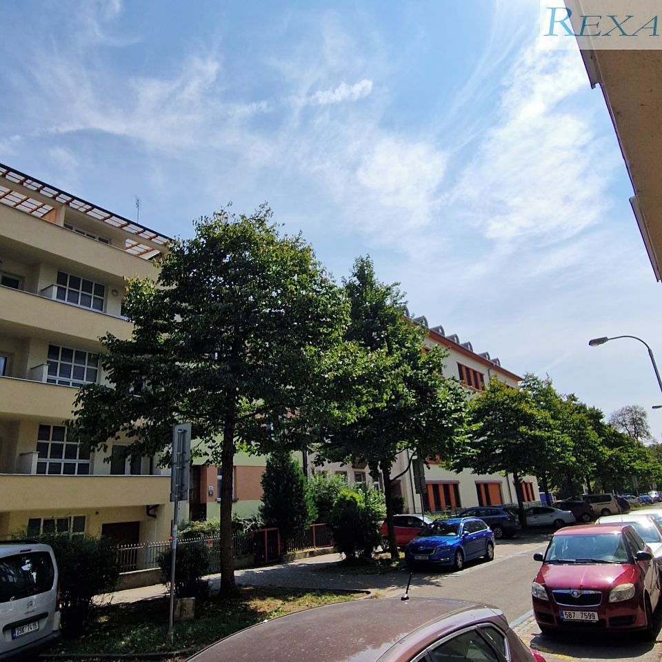 Pronájem bytu 2+kk 62 m² – fotografie 2