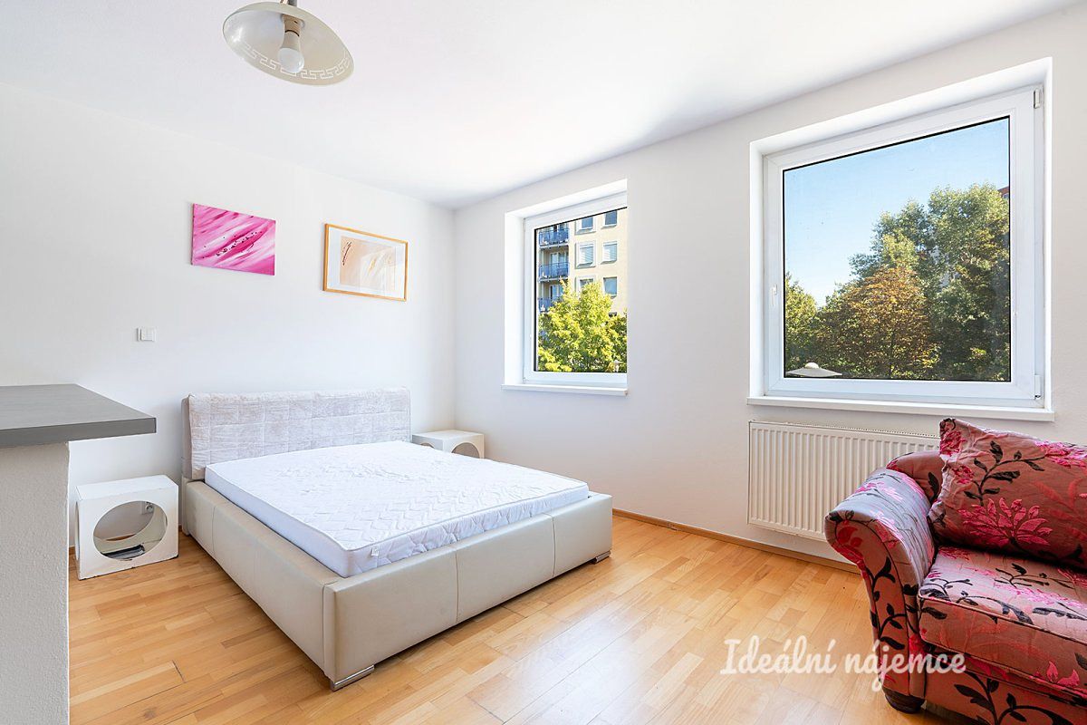 Pronájem bytu 1+kk 32 m²