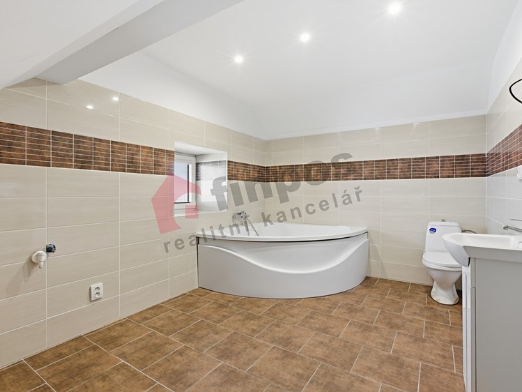Prodej domu, 282 m² (19 z 30)