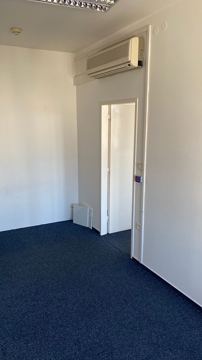 Pronájem kanceláře 48 m² – fotografie 4